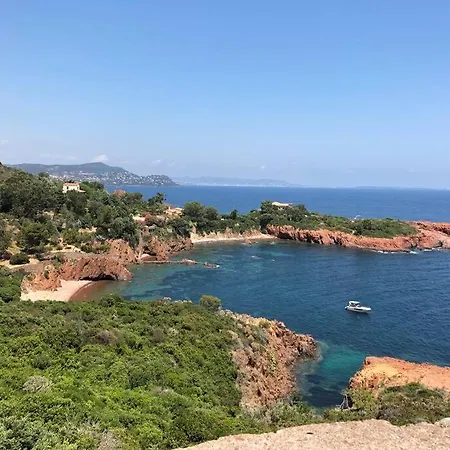 Apartman Rez-jardin Renove A Saint-raphael, Cote D'azur Saint-Raphaël