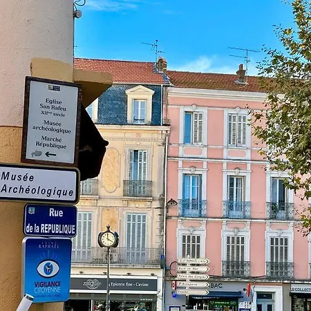Appartement Rez-jardin Renove A Saint-raphael, Cote D'azur