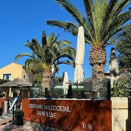 Rez-jardin Renove A Saint-raphael, Cote D'azur Appartement