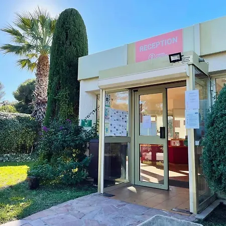 Rez-jardin Renove A Saint-raphael, Cote D'azur Apartman