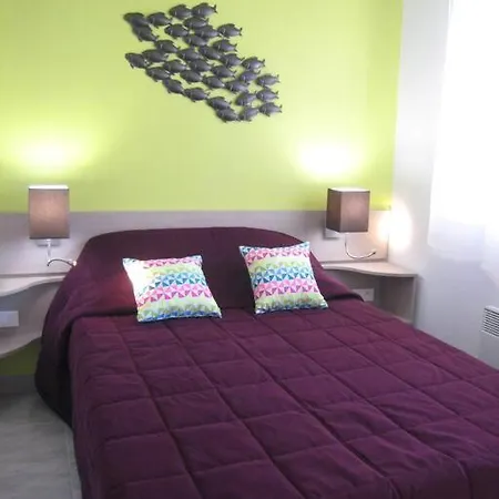 Rez-jardin Rénové à Saint-raphaël, Côte D'azur Apartamento *