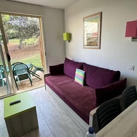 Appartement Rez-jardin Renove A Saint-raphael, Cote D'azur