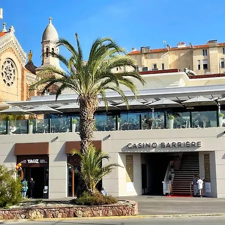 Rez-jardin Rénové à Saint-raphaël, Côte D'azur *