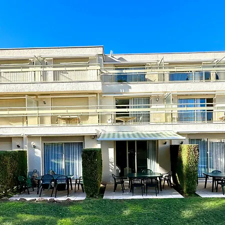 Rez-jardin Renove A Saint-raphael, Cote D'azur Appartement